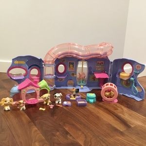 Littlest Pet Shop Little Lovin Pet Playhouse with Pets and Accessories-doghouse